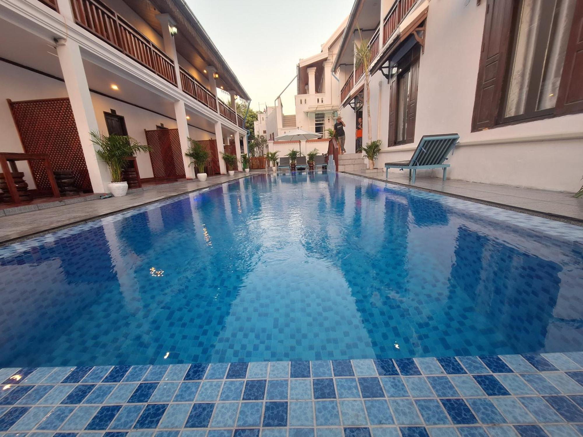 Luang Prabang Pavilion Hotel & Travel エクステリア 写真